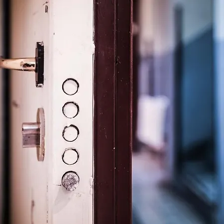 Grande & Caratteristico Dietro La Cattedrale * Neapel