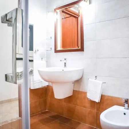 Grande & Caratteristico Dietro La Cattedrale * Neapel