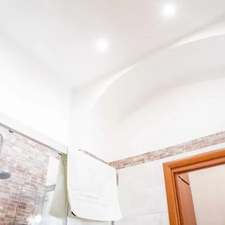 Grande & Caratteristico Dietro La Cattedrale Apartment Neapel