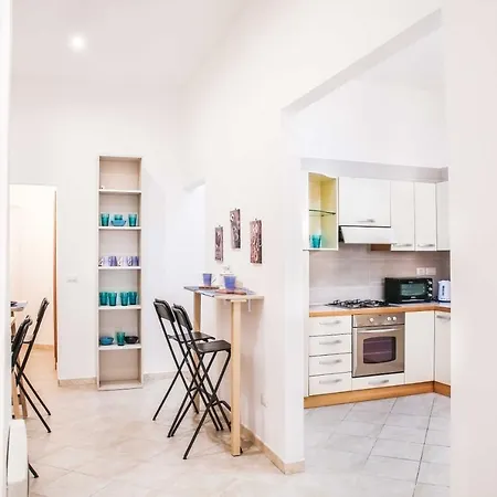 Grande & Caratteristico Dietro La Cattedrale Neapel