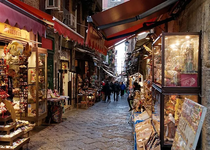 Grande & Caratteristico Dietro La Cattedrale * ナポリ