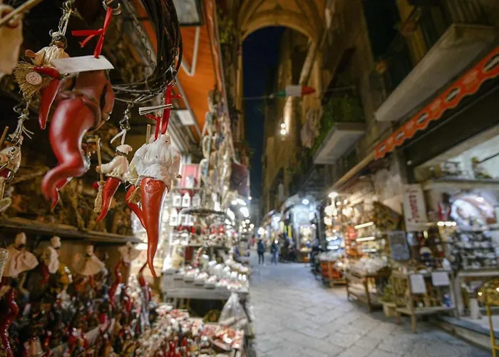 Grande & Caratteristico Dietro La Cattedrale