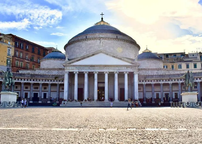 Grande & Caratteristico Dietro La Cattedrale * ナポリ