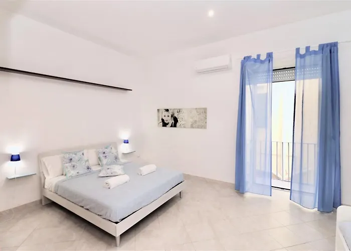 アパート Grande & Caratteristico Dietro La Cattedrale ナポリ