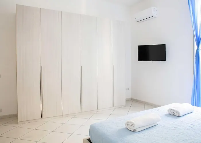 Grande & Caratteristico Dietro La Cattedrale