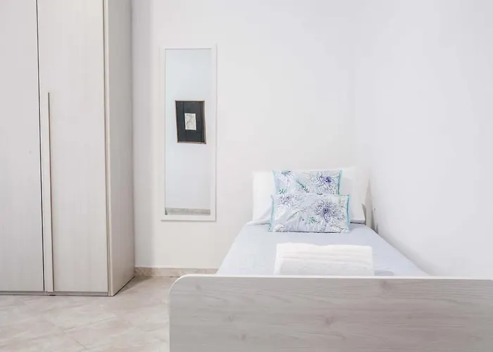 Grande & Caratteristico Dietro La Cattedrale アパート *