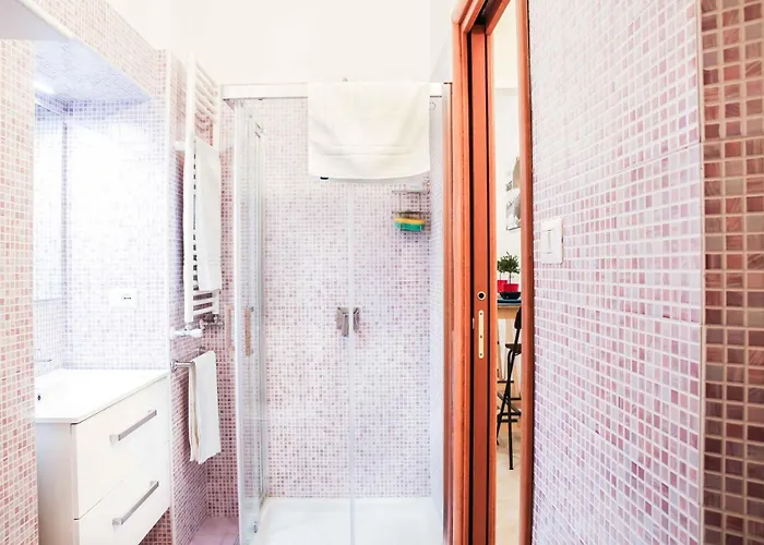 Grande & Caratteristico Dietro La Cattedrale